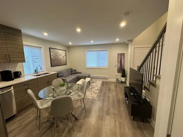 Image of Bright and cozy modern home in Vancouver – central to YVR-Downtown – Free Private Parking