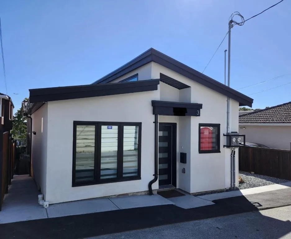 Image of Cental & Modern Vancouver Guesthouse
