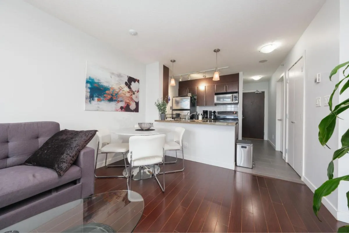 Image 4 of Central 1-Bedroom Apartment with Pool, Jacuzzi & Sauna