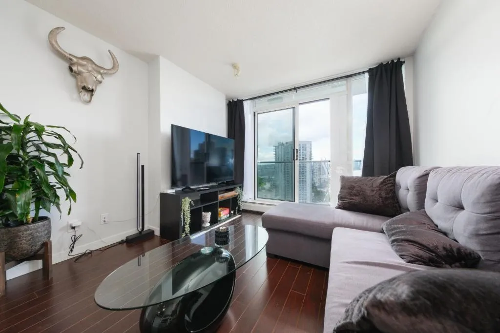 Image of Central 1-Bedroom Apartment with Pool, Jacuzzi & Sauna