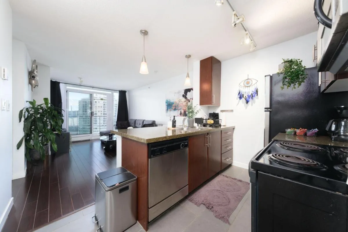 Image 2 of Central 1-Bedroom Apartment with Pool, Jacuzzi & Sauna