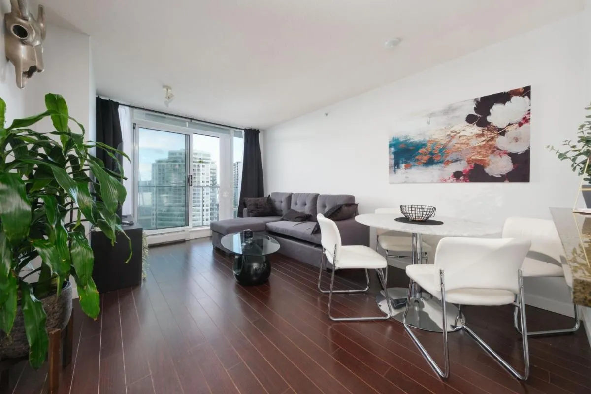 Image 1 of Central 1-Bedroom Apartment with Pool, Jacuzzi & Sauna