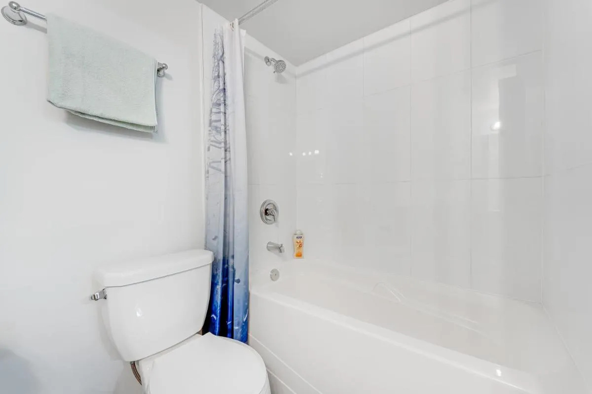 Image 6 of Central 2 Bedroom Apartment Perfect for City Living!