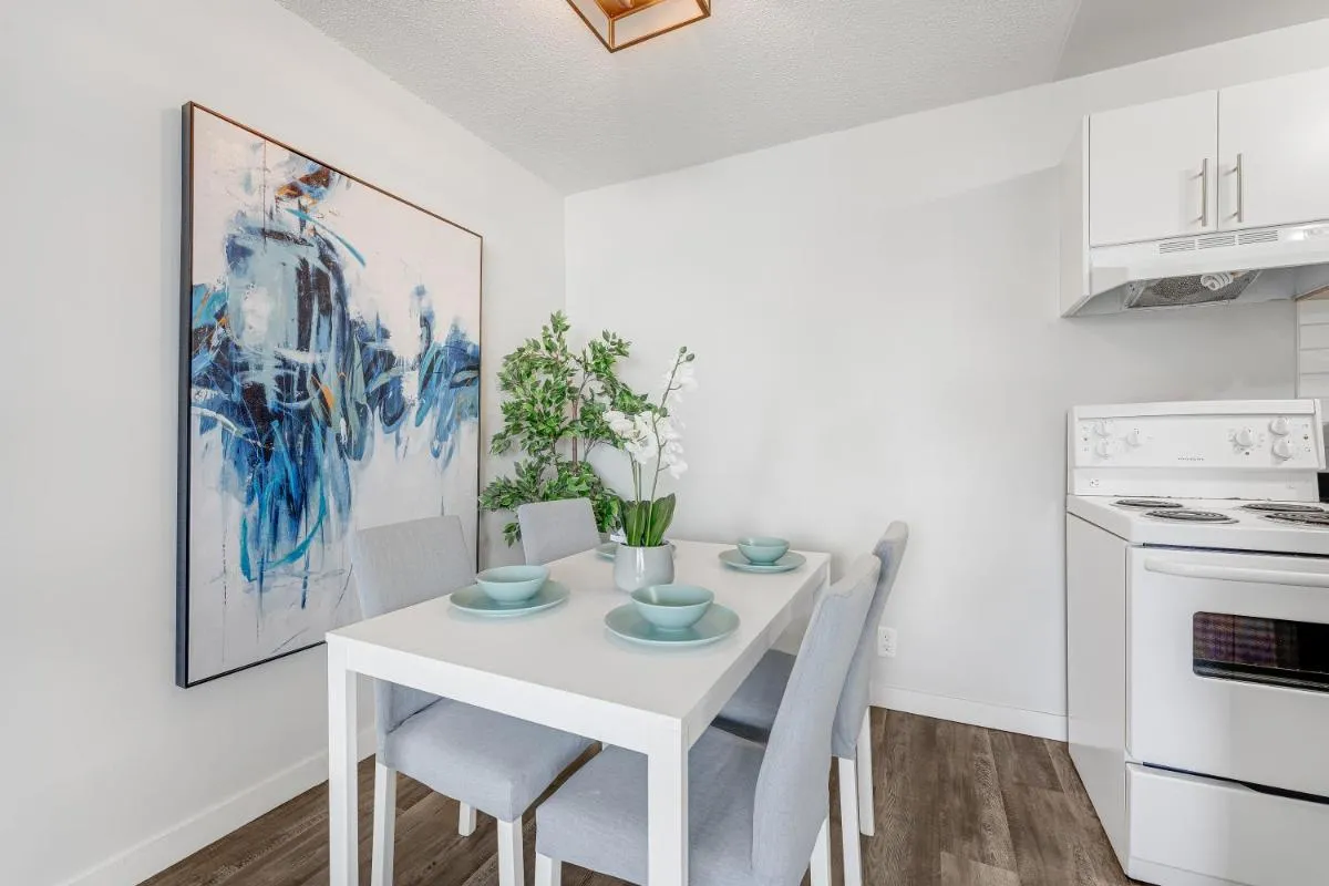 Image 5 of Central 2 Bedroom Apartment Perfect for City Living!