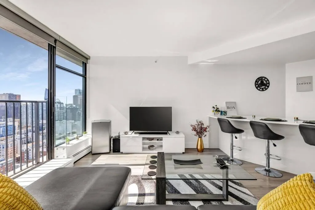 Image 2 of Central Luxury Apartment with Best City Views!