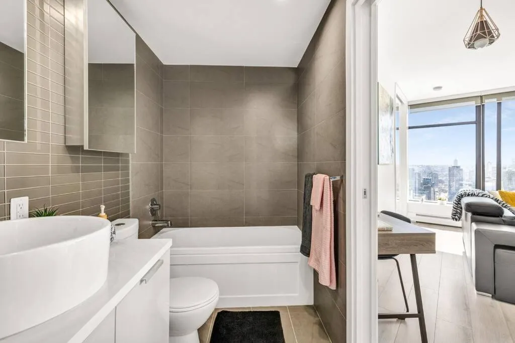 Image 3 of Central Luxury Apartment with Best City Views!