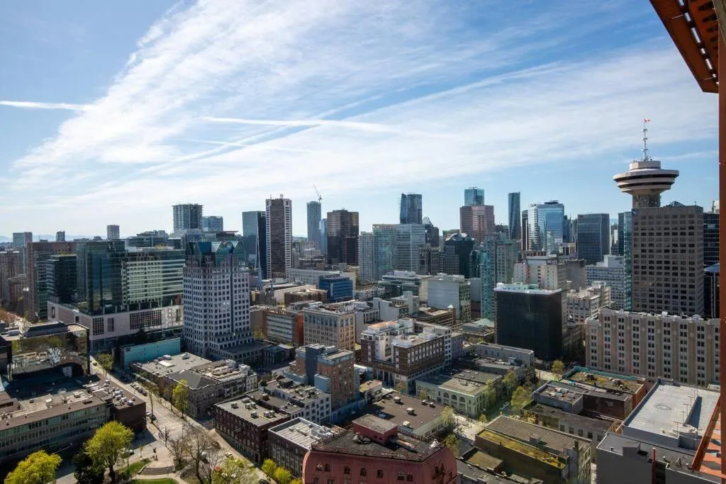 Image 4 of Central Luxury Apartment with Best City Views!