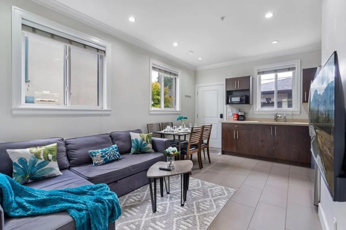 Image 4 of Central Main Street Home Minutes from QE Park