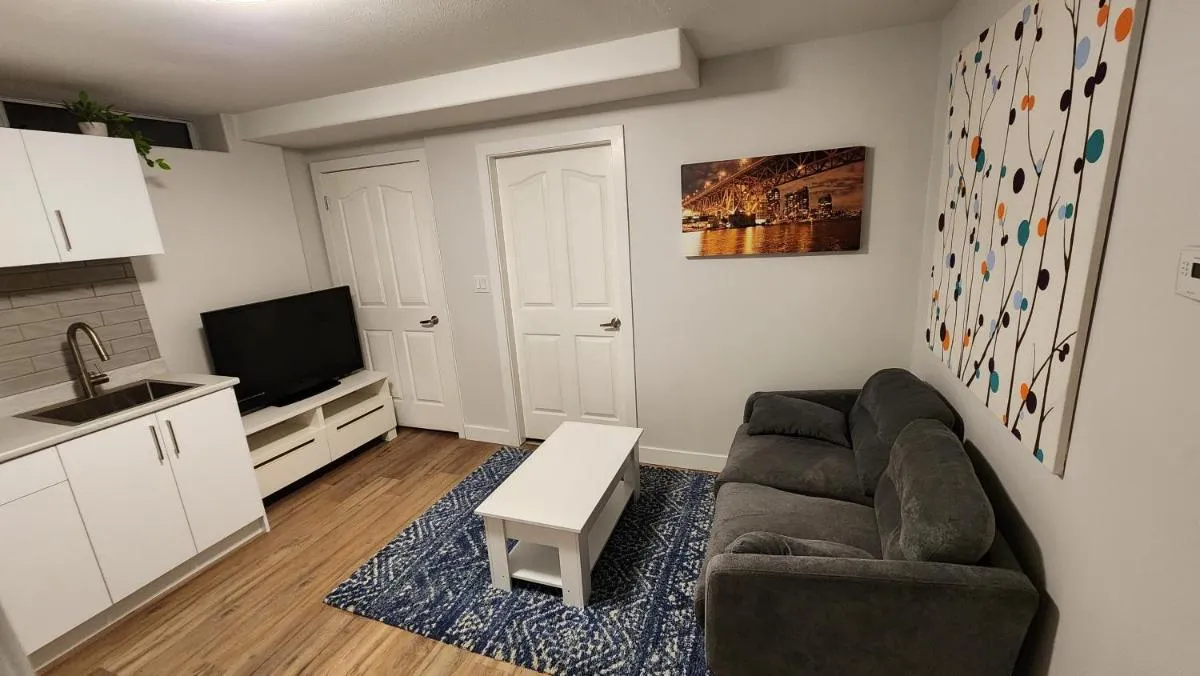 Image 2 of Charming East Van Hideaway – Near SkyTrain