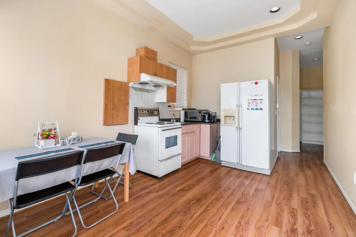 Image 3 of Charming Retreat in the Heart of Vancouver A