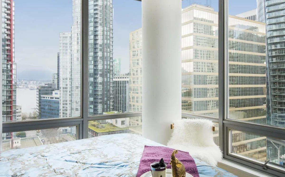 Image 2 of Chic Water Views Suite