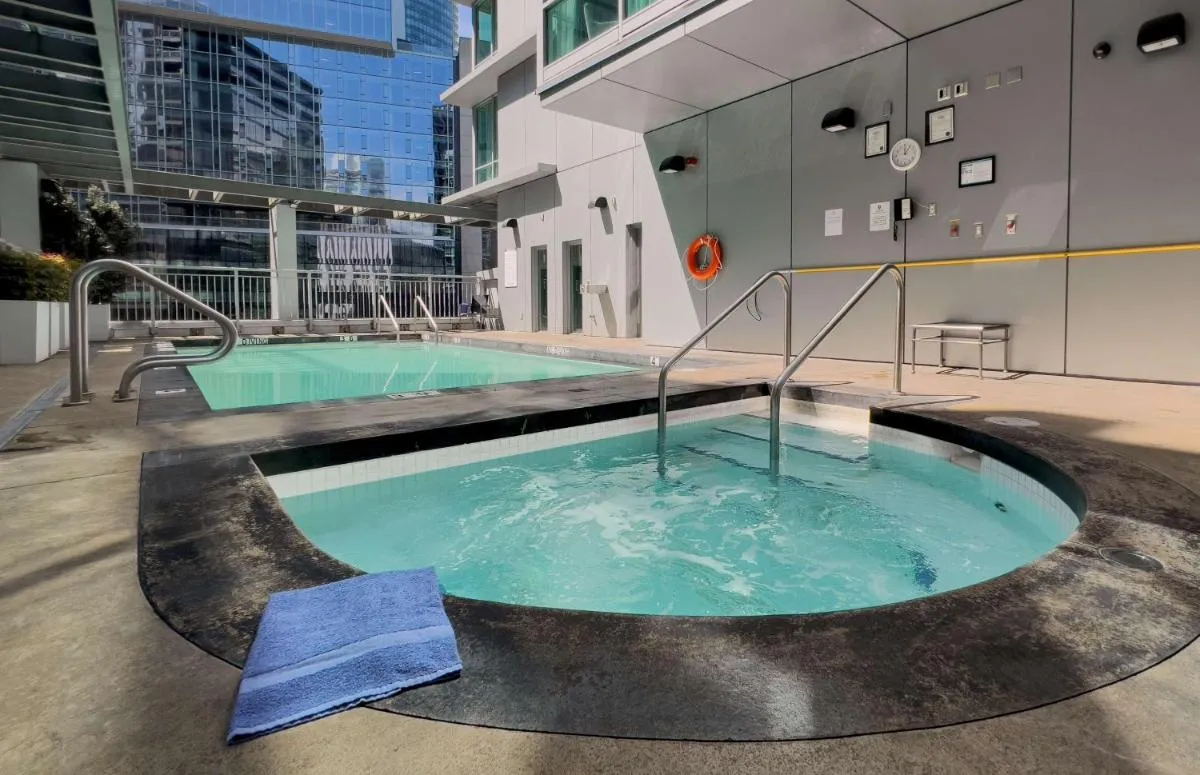 Image 5 of Coast Coal Harbour Vancouver Hotel by APA