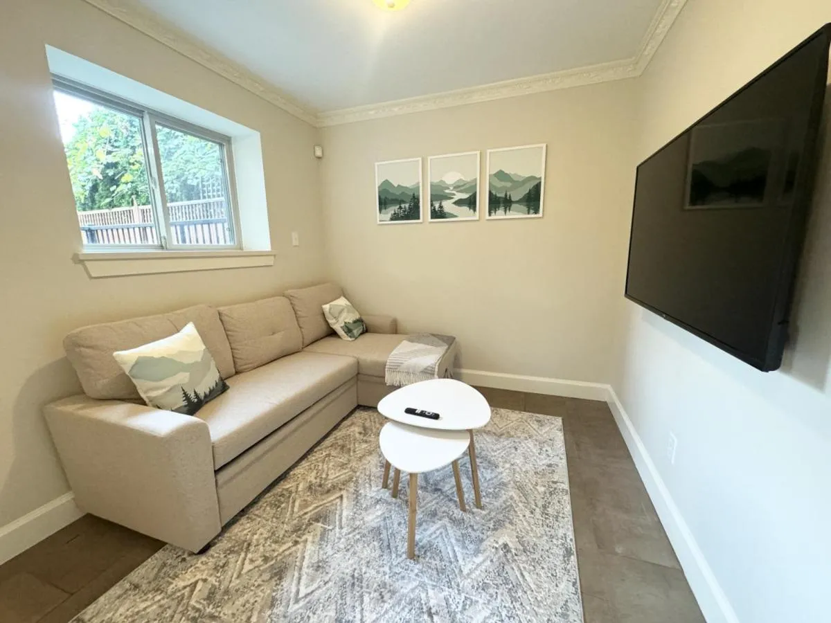Image 2 of Cozy 1BR Near Skytrain – Explore Vancouver Easily