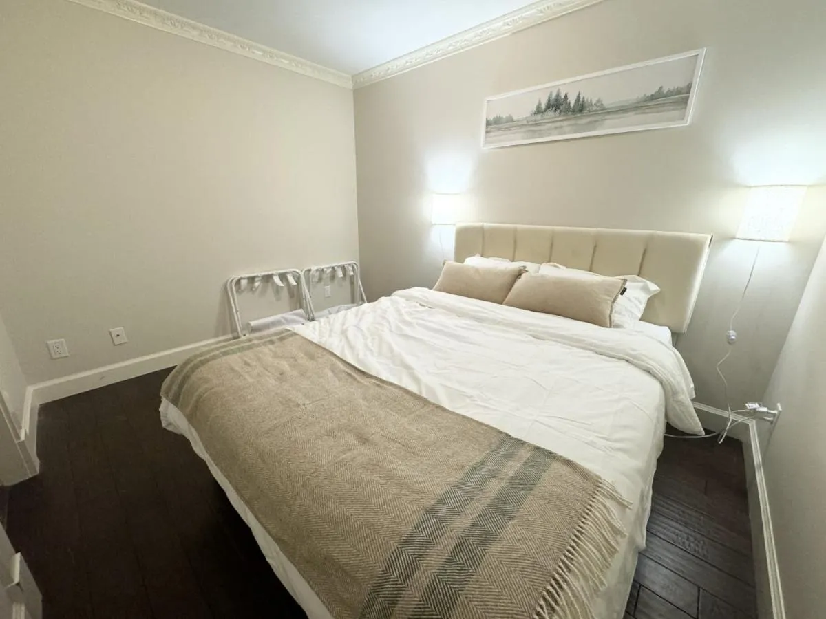 Image 4 of Cozy 1BR Near Skytrain – Explore Vancouver Easily