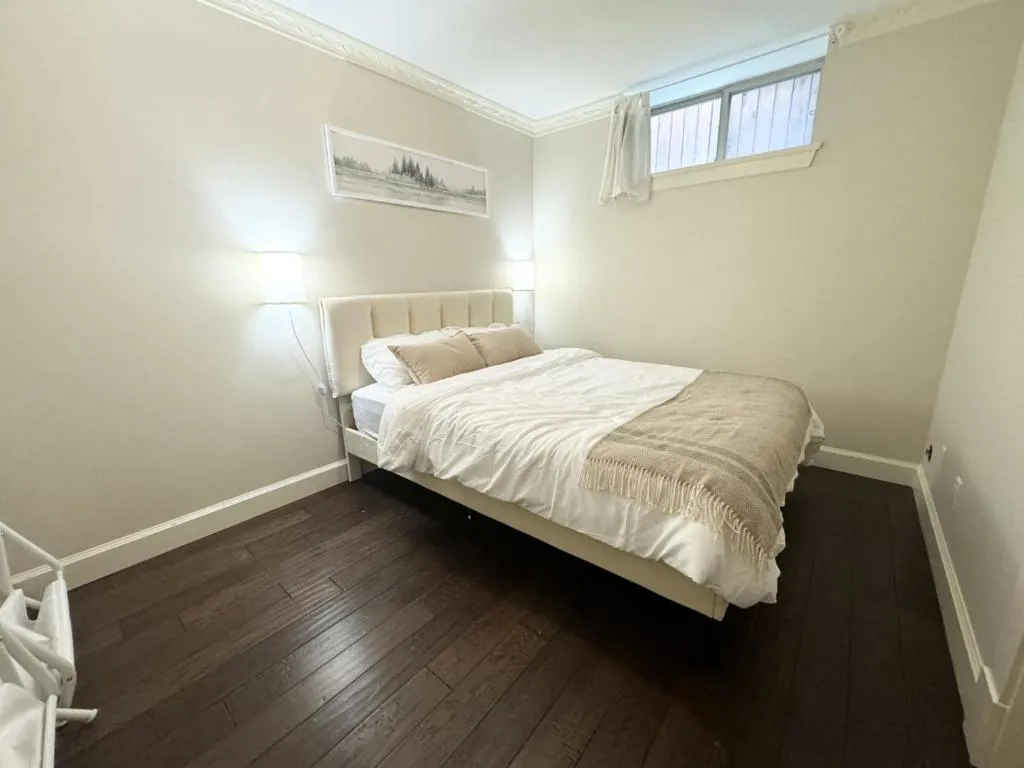 Image of Cozy 1BR Near Skytrain – Explore Vancouver Easily