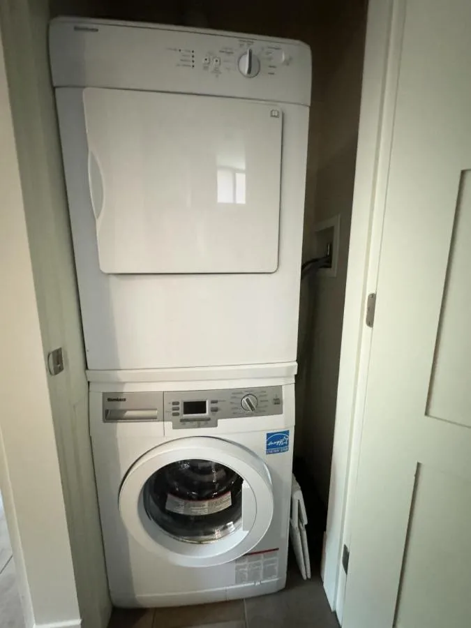 Image 6 of Cozy 1BR Near Skytrain – Explore Vancouver Easily