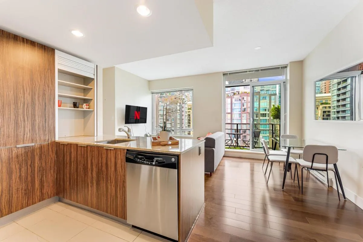 Image 1 of Cozy 1 Bedroom Apartment in the Heart of Yaletown