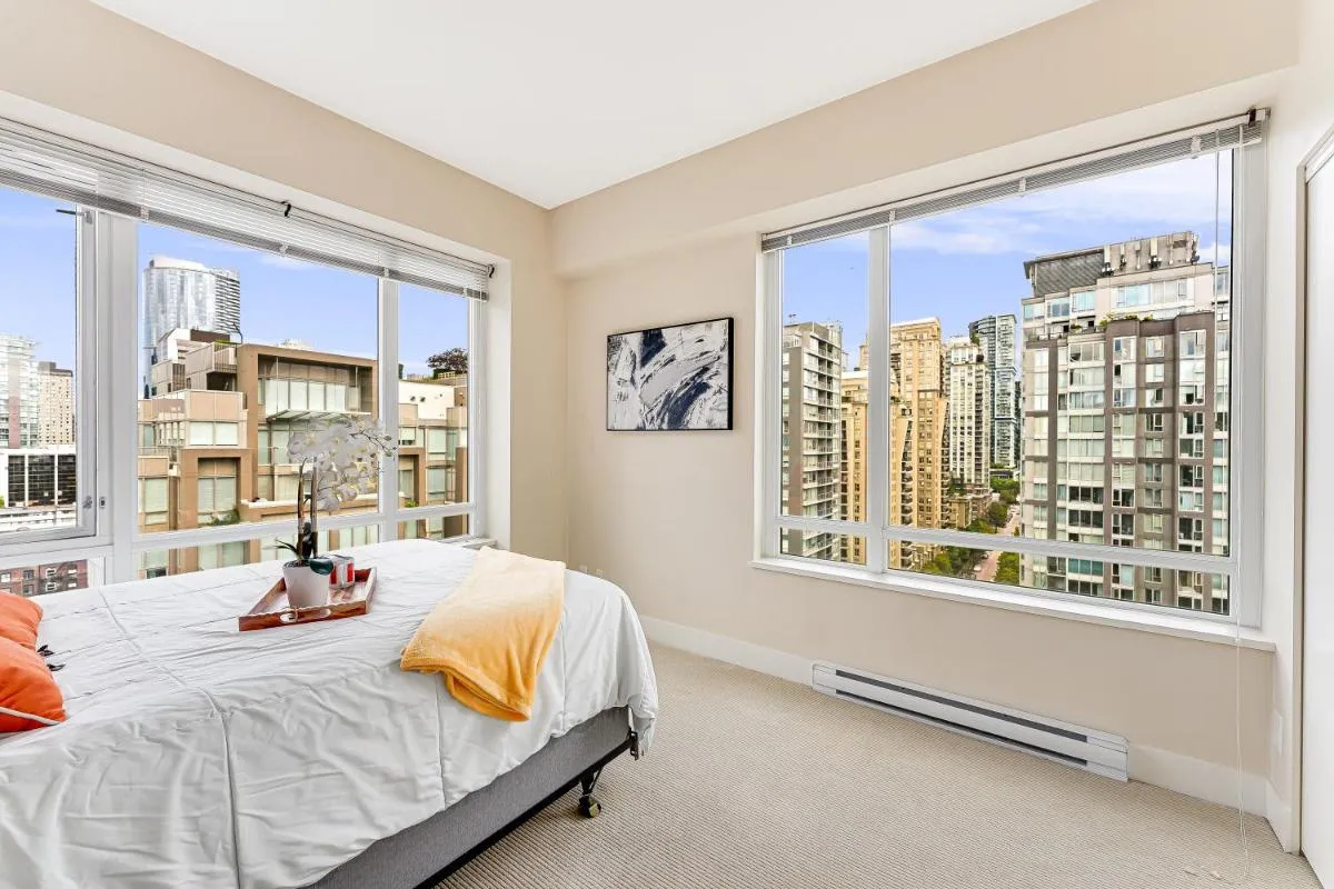 Image 4 of Cozy 1 Bedroom Apartment in the Heart of Yaletown