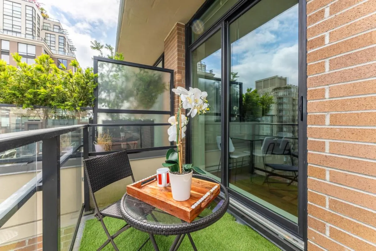 Image 6 of Cozy 1 Bedroom Apartment in the Heart of Yaletown