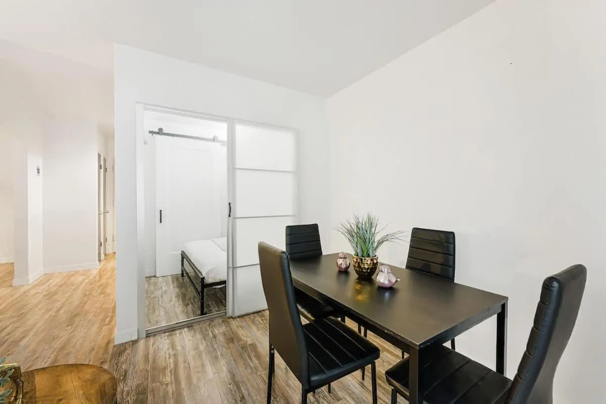 Image 3 of Cozy Central 1-Bedroom Condo in the West End Dwntwn