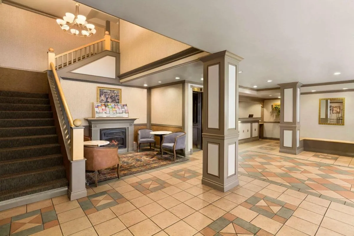 Image 3 of Days Inn by Wyndham Vancouver Downtown
