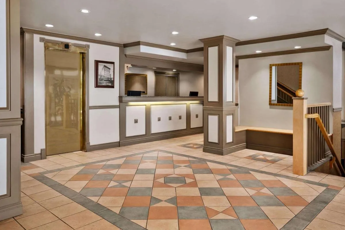 Image 4 of Days Inn by Wyndham Vancouver Downtown