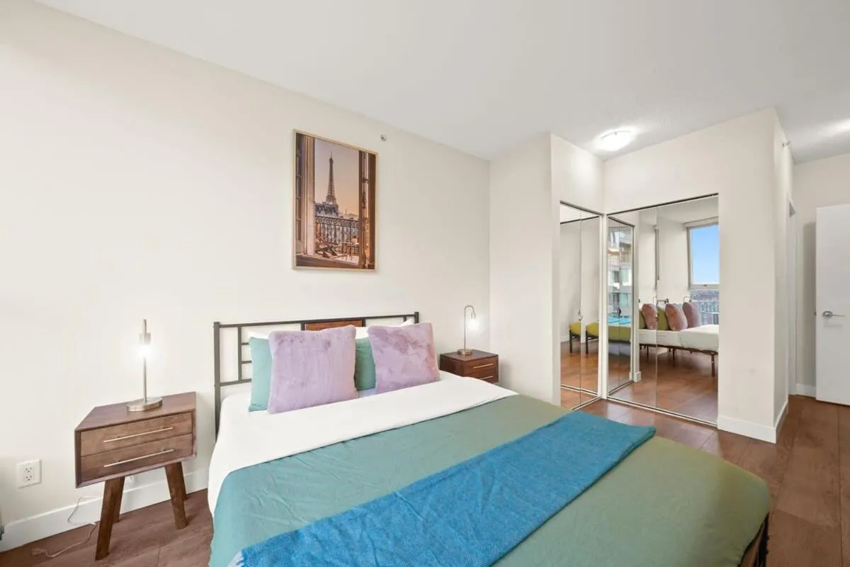 Image 1 of Dazzling Condo by Stadium Downtown w Incl Parking