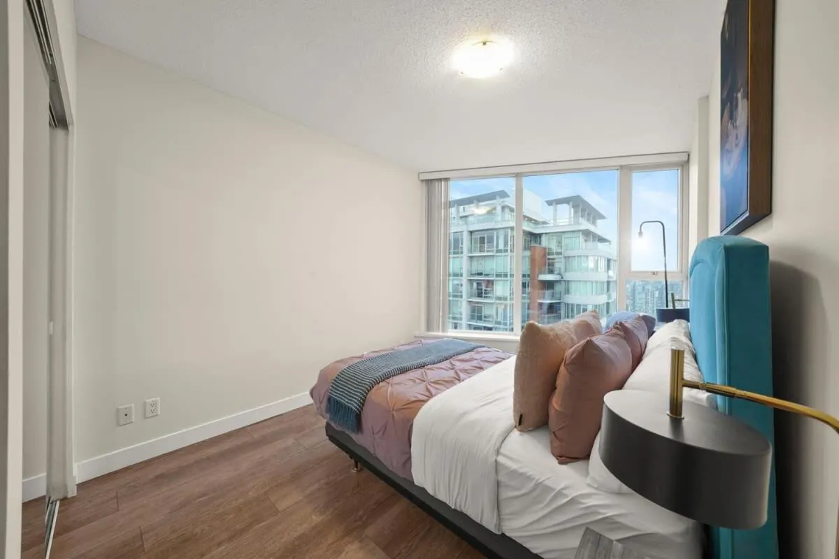 Image 6 of Dazzling Condo by Stadium Downtown w Incl Parking