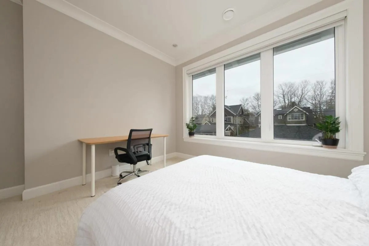 Image 4 of Deluxe Room with Private Washroom in Modern Home