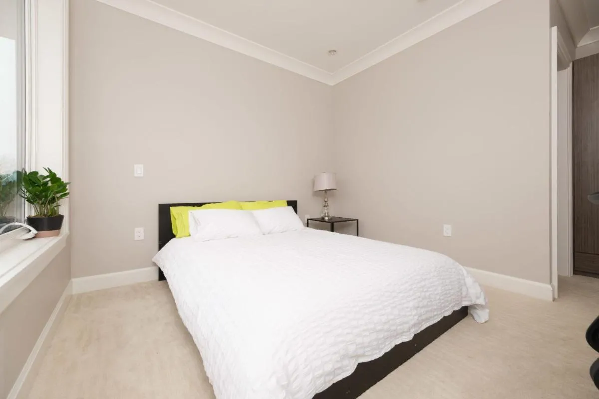 Image 5 of Deluxe Room with Private Washroom in Modern Home