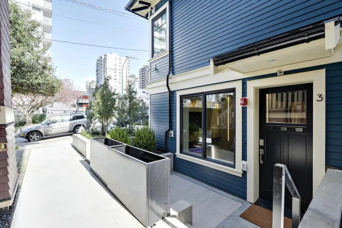 Image 5 of Designer 2BR in Downtown Steps from Sunset Beach