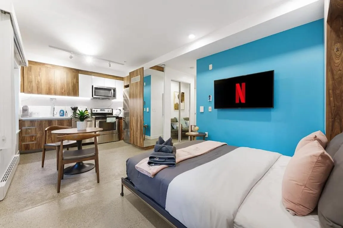 Image of Designer Studio in Trendy West End Dwntwn