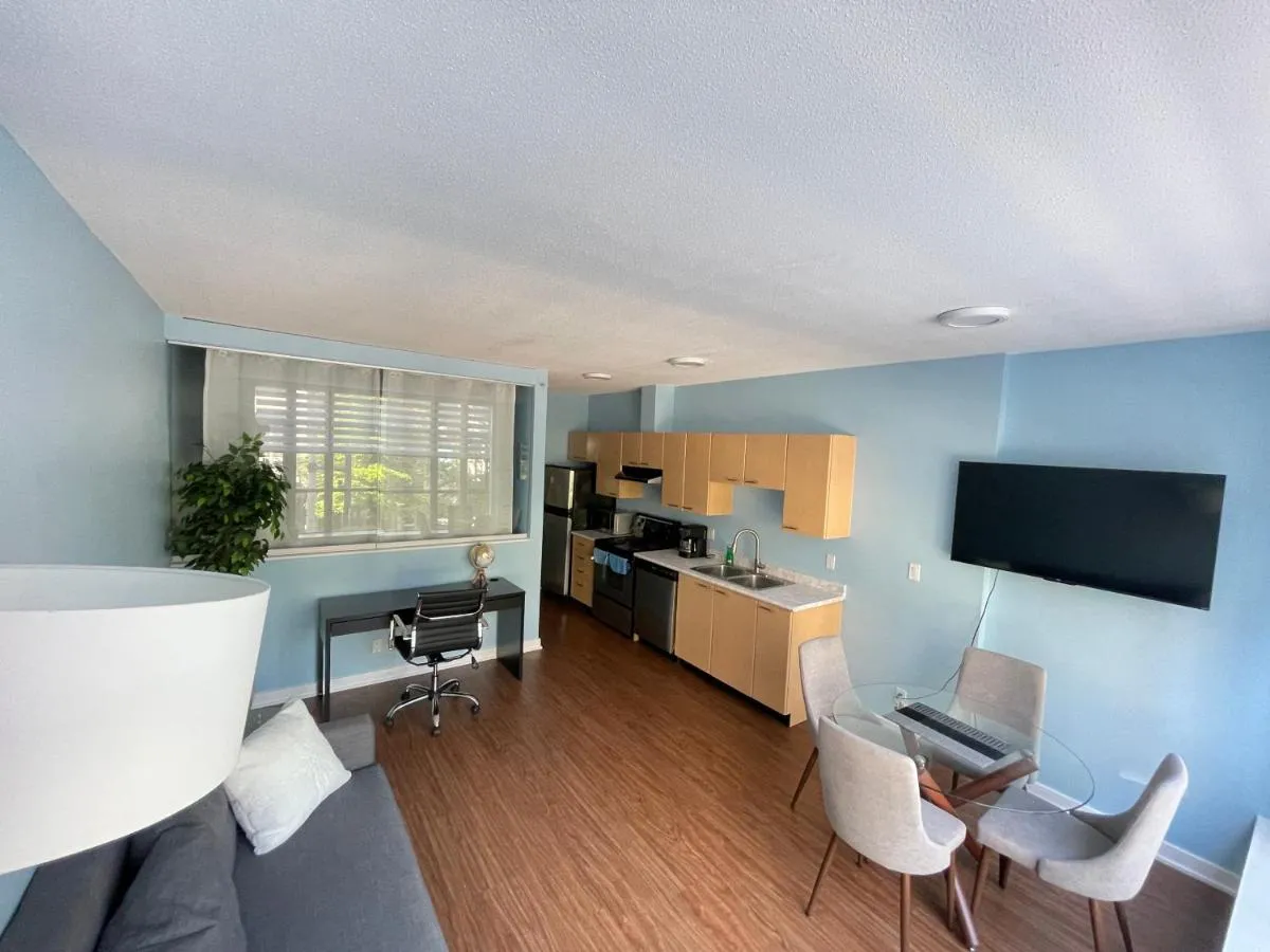 Image 5 of Downtown 1BR Condo at Granville Strip near English Bay
