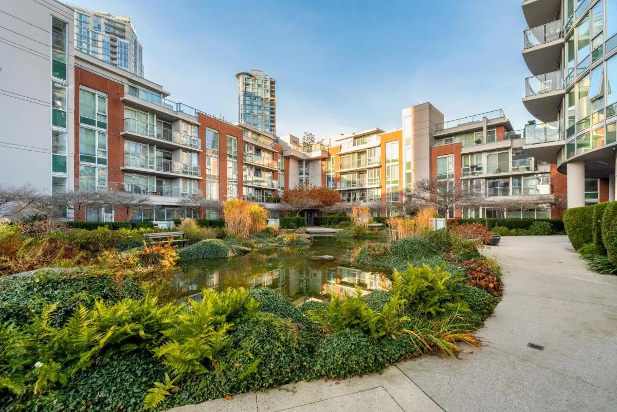 Image 6 of Downtown 1 Bedroom Water View Condo