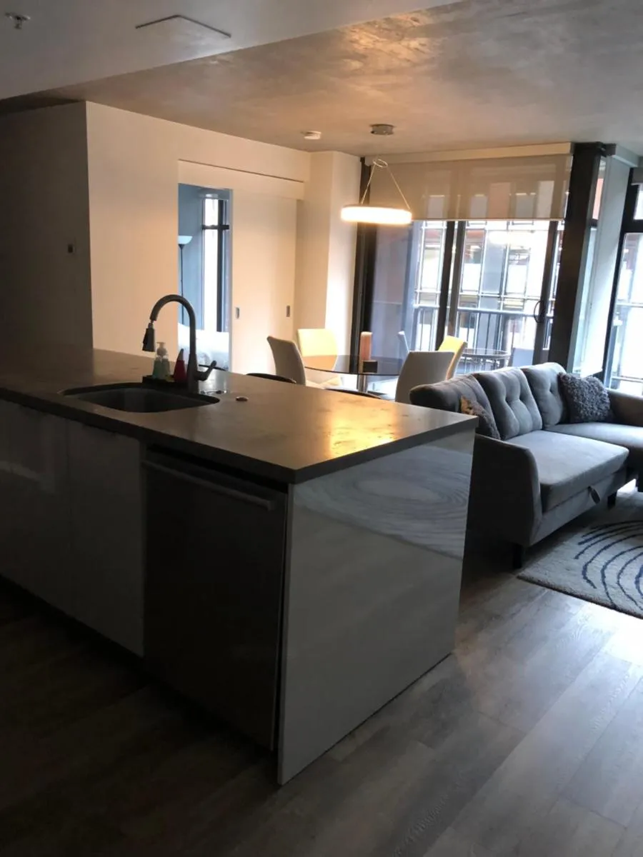 Image 2 of Downtown Luxe