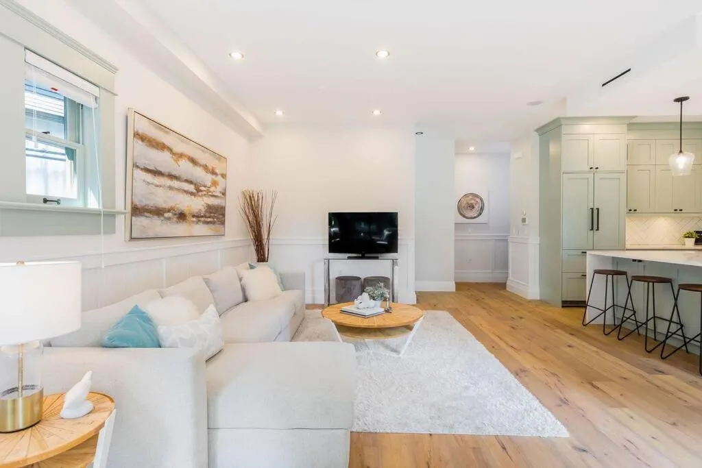 Image 1 of Easeful 2 Bedroom Unit Near English Bay