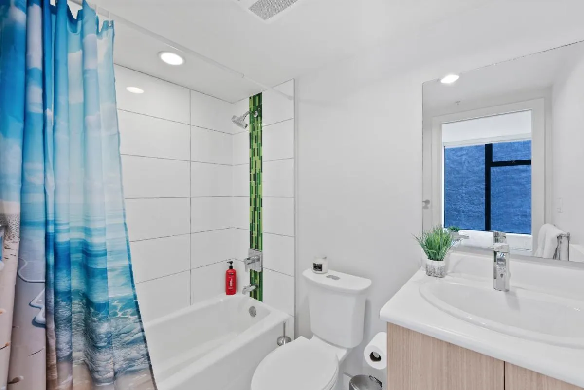 Image 6 of Elegant 2Bdr Apartment in a Sought-After Location
