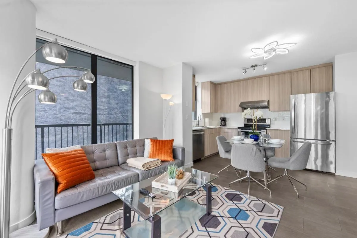 Image 3 of Elegant 2Bdr Apartment in a Sought-After Location