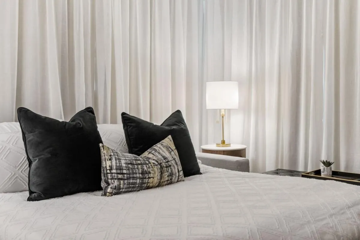 Image 6 of Elegant & Luxury 2 Bed Suite Close to Convention Centre