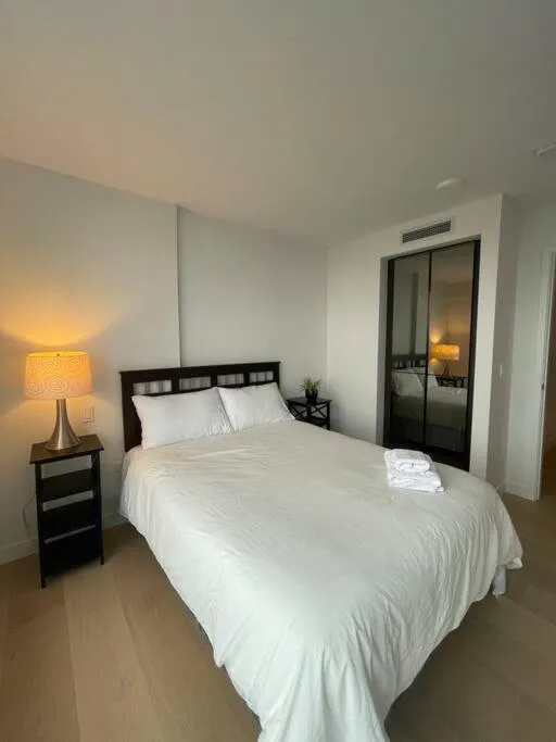 Image 5 of Elegant Luxury Condo & Stunning Views