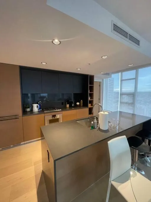 Image 3 of Elegant Luxury Condo & Stunning Views