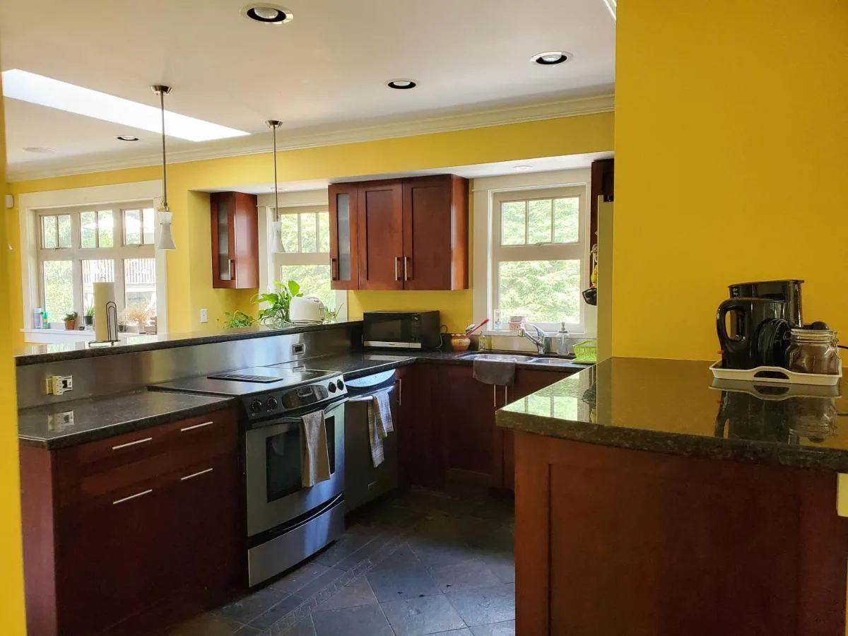 Image 2 of Elegant, Sunny Modern Home with Skylights – Kitsilano, Vancouver