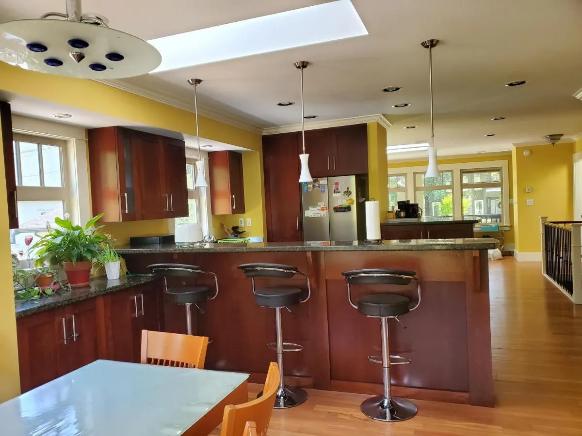 Image 3 of Elegant, Sunny Modern Home with Skylights – Kitsilano, Vancouver