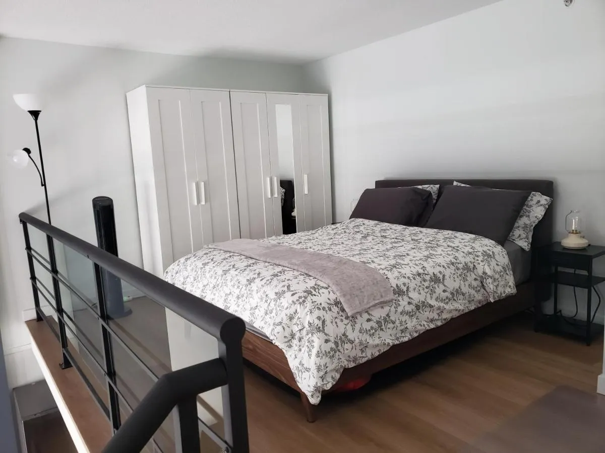 Image 2 of Elegant Unique Downtown Vancouver Loft, Comfort & Convenience Combined