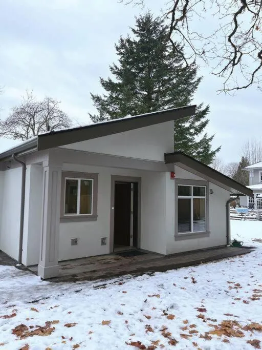 Image 5 of Entire Brand new 3 bed 2 bath Guesthouse