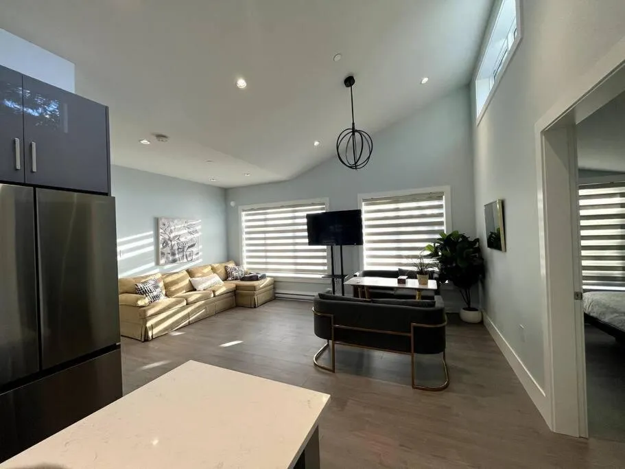 Image 4 of Entire Brand new 3 bed 2 bath Guesthouse