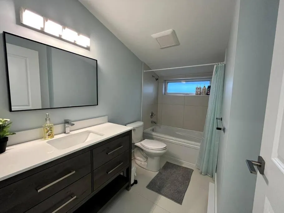 Image 2 of Entire Brand new 3 bed 2 bath Guesthouse