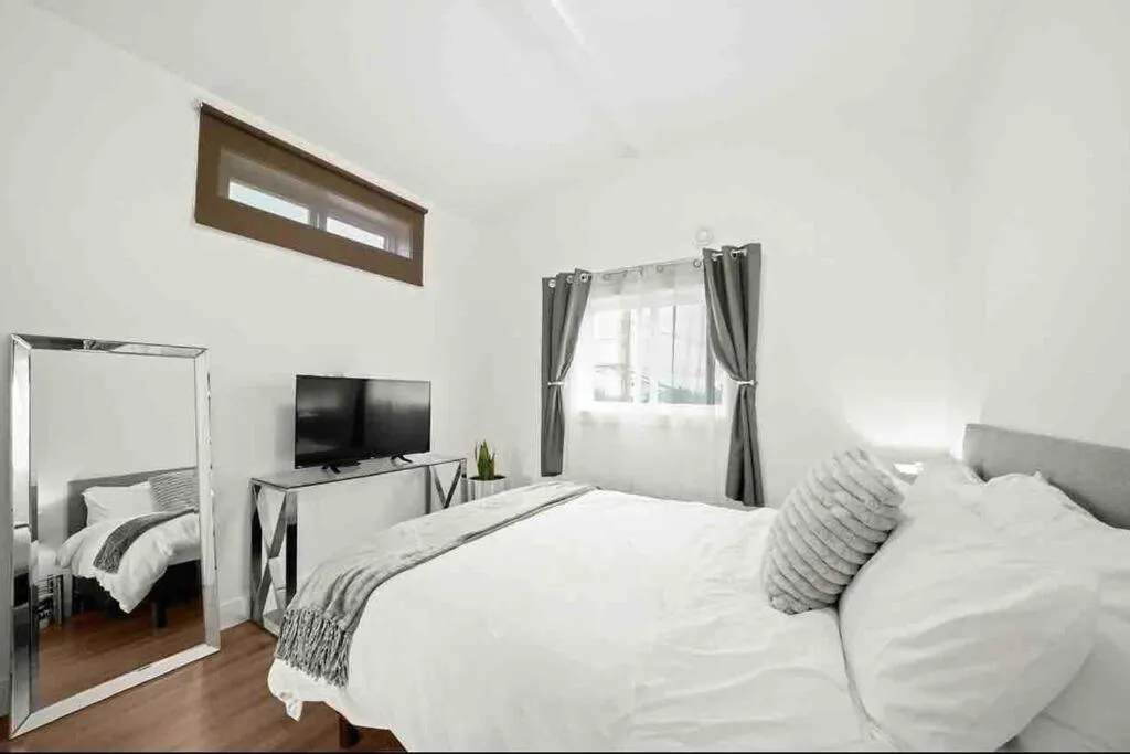 Image 5 of Entire NEW Cozy and Modern 2-storey HOUSE