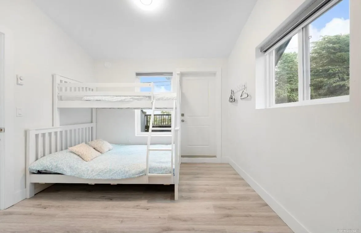 Image 3 of Entire new small home