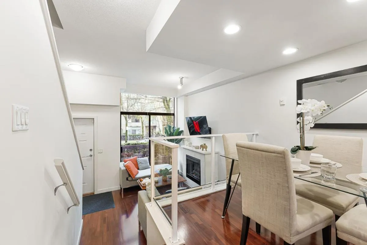 Image 3 of Exclusive Yaletown 2 Bedroom Apartment Urban Living at Its Best